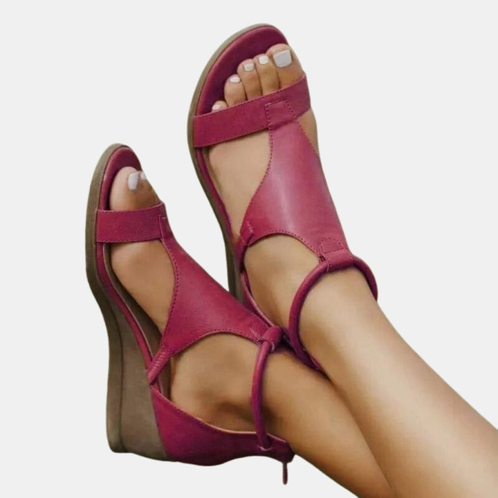 Adelia | Classic Sandals with Toe Loop Strap