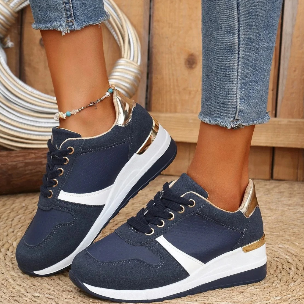 Evangeline | Classic Sneakers with Lace Up