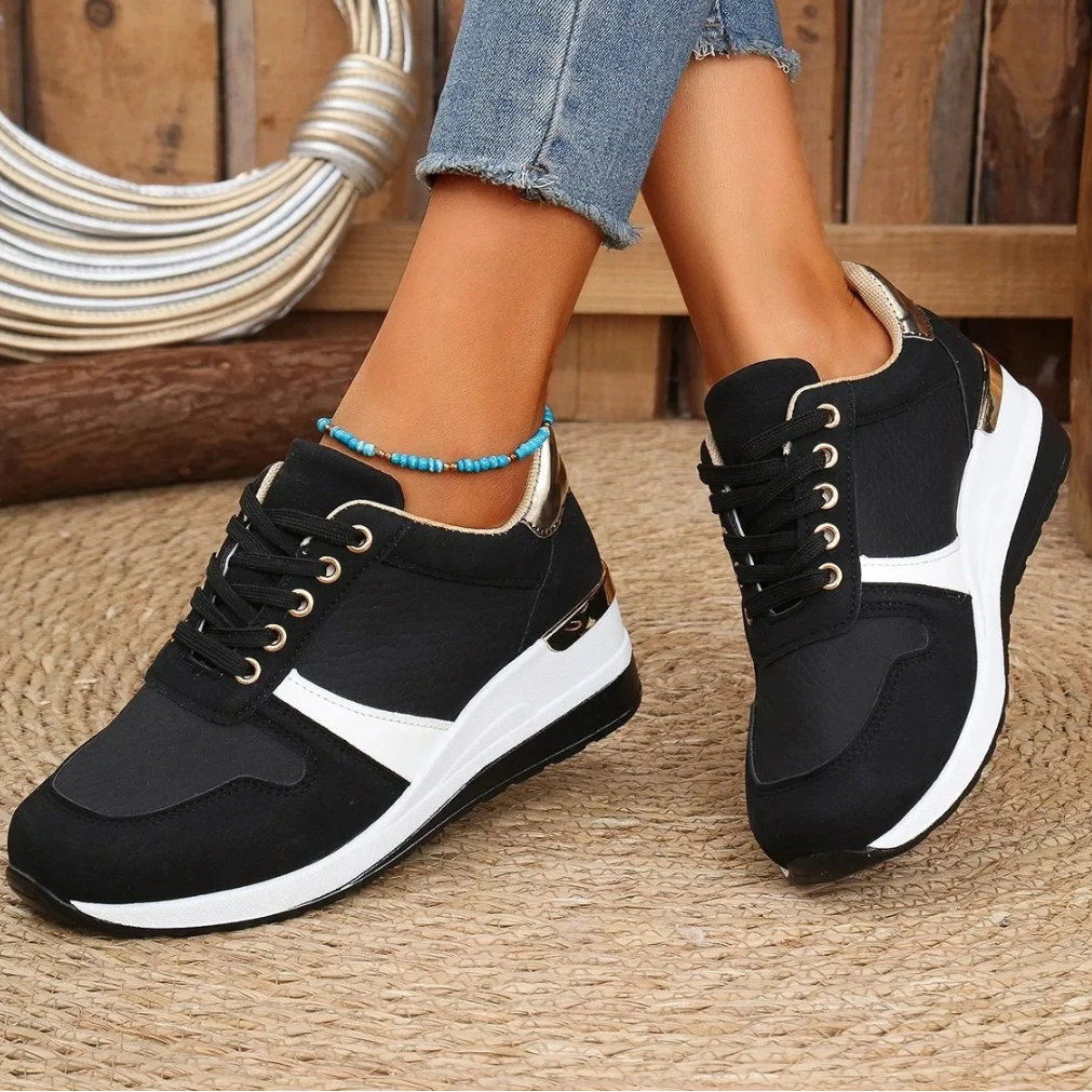 Evangeline | Classic Sneakers with Lace Up