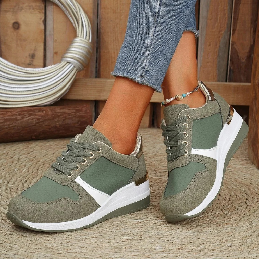 Evangeline | Classic Sneakers with Lace Up