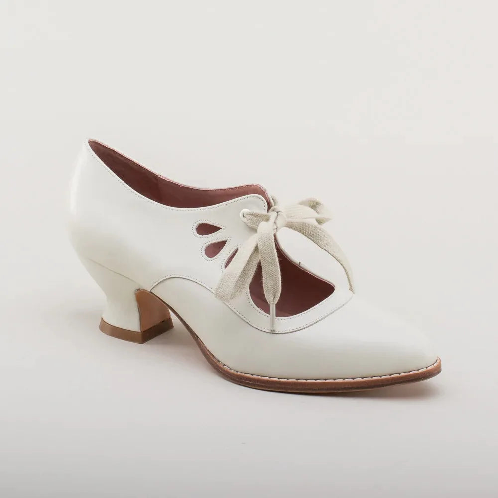 Evangeline | Cut-Out Bow Heel
