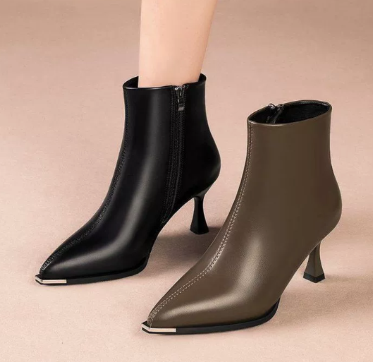 Hania | Elegant Kitten Heel Ankle Boots with Pointed Toe
