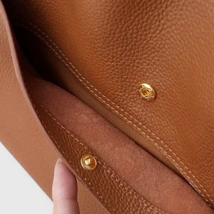 Ilyana | Classic Tote Bag with Structured Silhouette