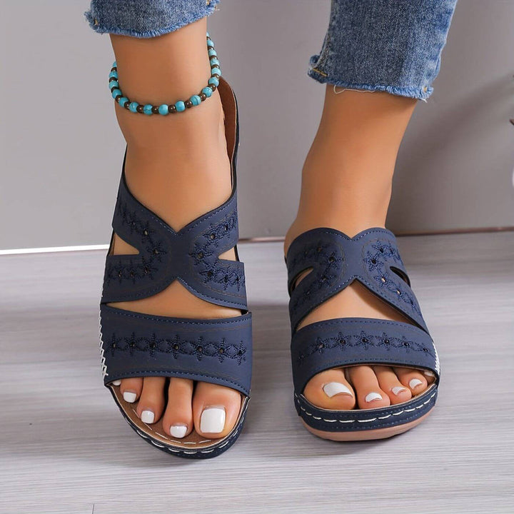 Lila | Sandals With Cutout Strap Design