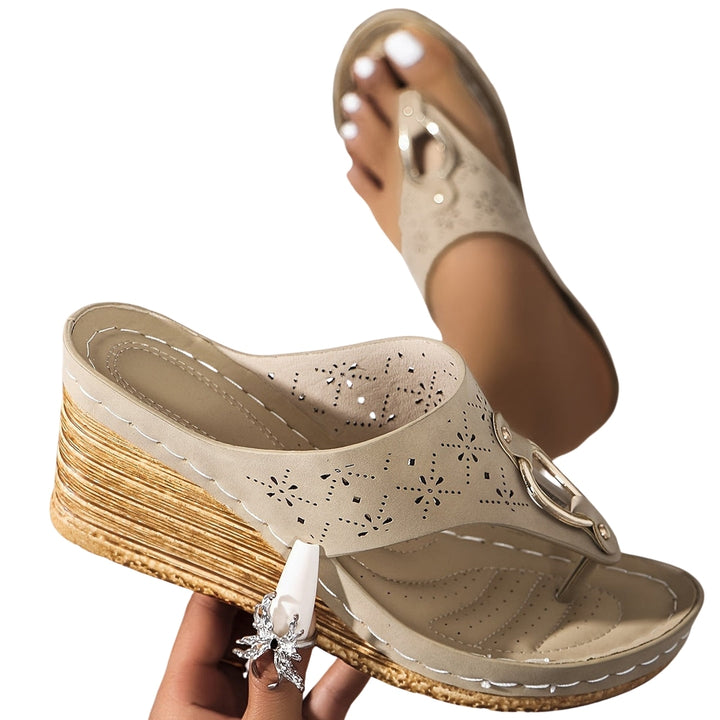 Vespera | Thong Sandals with Metal Accent
