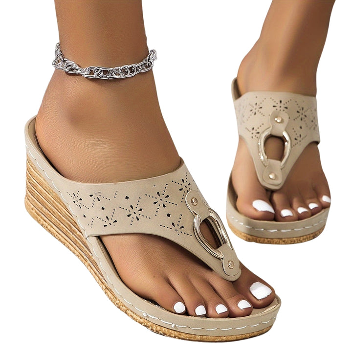Vespera | Thong Sandals with Metal Accent