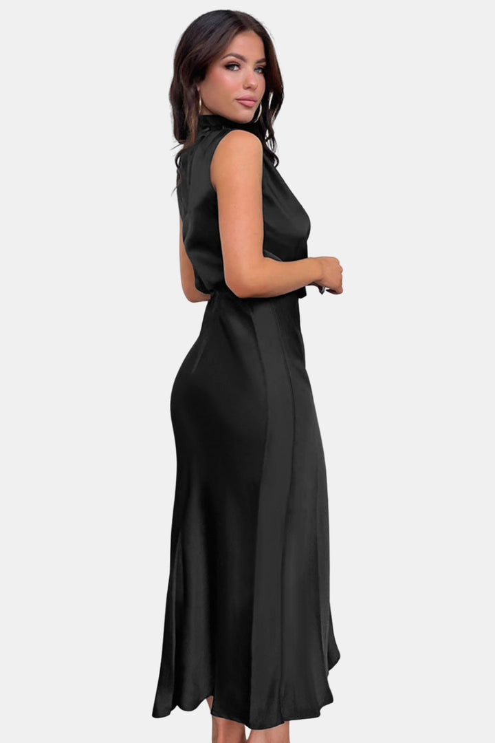Woryndara | Elegant Halter Neck Midi Dress with Draped Bodice